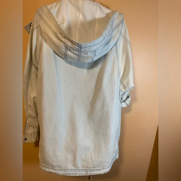 FOREVER 21 Oversized Light Faded Blue Denim Jean Jacket M-L - Picture 4 of 11